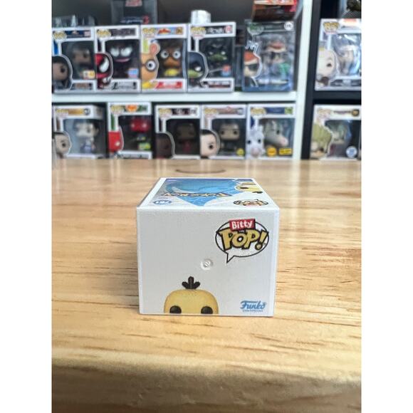 RARE CHASE BITTY Psyduck Pokemon Funko Pop #781 Pokémon Vinyl Figure TCG Psychic - Picture 5 of 6